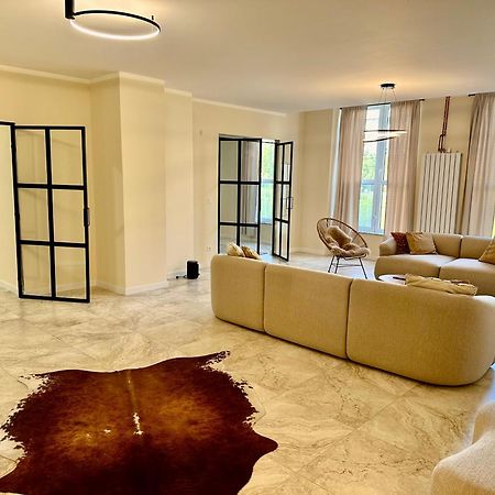 Sanierte 5 Zimmer Luxus Standard Apartment Auf 350Qm Hamburgo Exterior foto