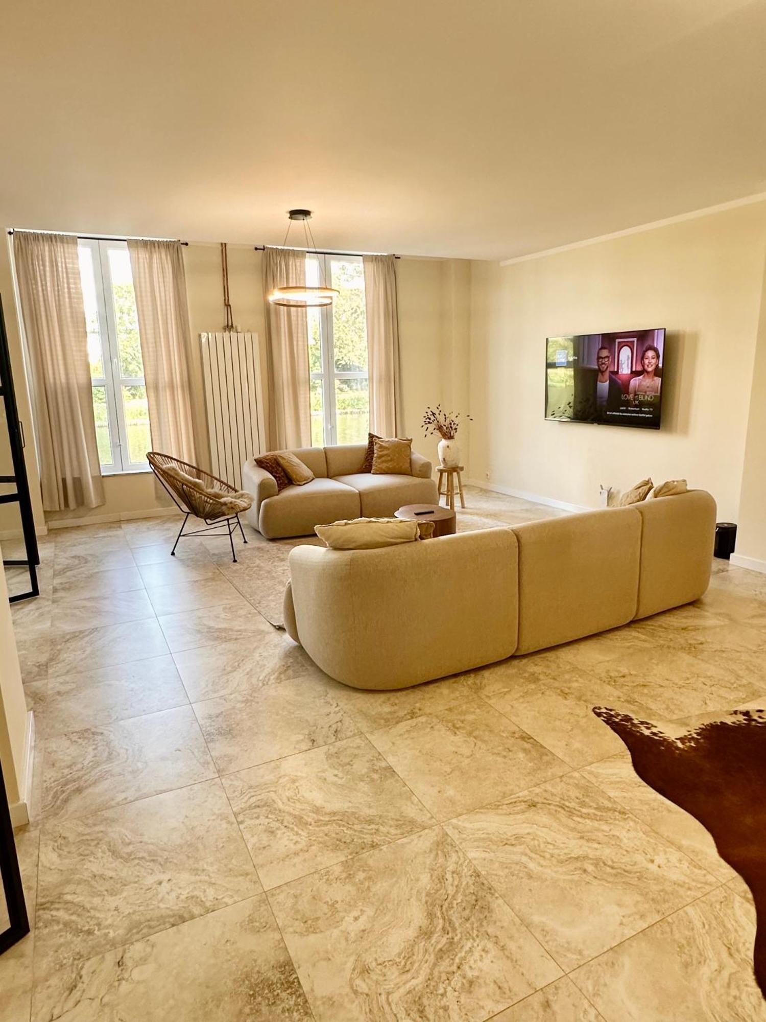 Sanierte 5 Zimmer Luxus Standard Apartment Auf 350Qm Hamburgo Exterior foto